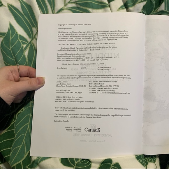 Reading The Middle Ages & A Short History Of The Middle Ages Textbook Bundle - Picture 2 of 6